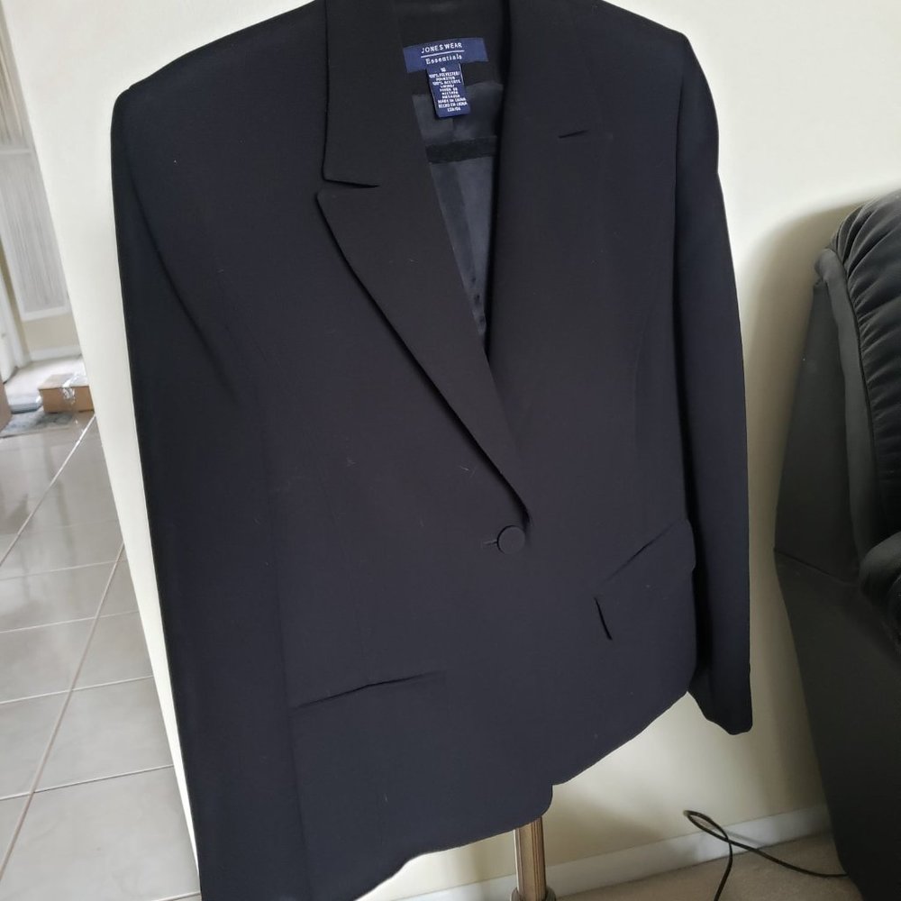 Jones Wear Black Blazer size 16